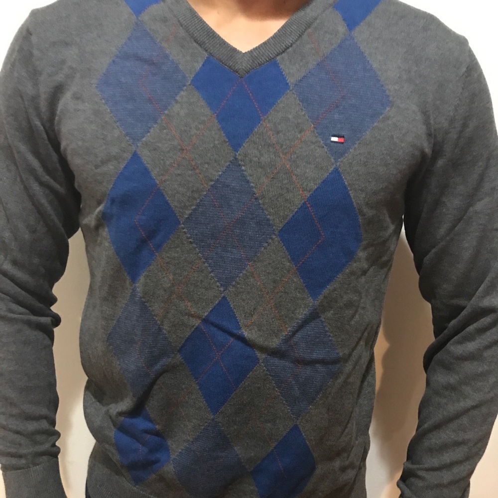 Tommy Hilfiger V neck sweater NEW w/ TAG